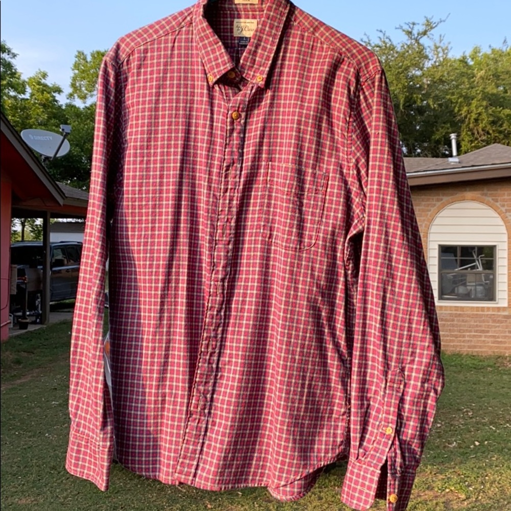 Men’s button up long sleeve